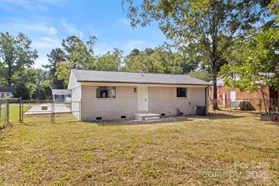 9235 Edgevale Drive, Charlotte, NC 28216 - Photo 25