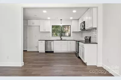 9235 Edgevale Drive, Charlotte, NC 28216 - Photo 9