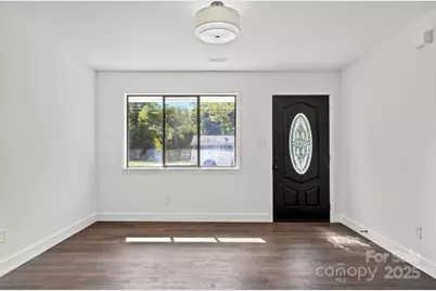 9235 Edgevale Drive, Charlotte, NC 28216 - Photo 5