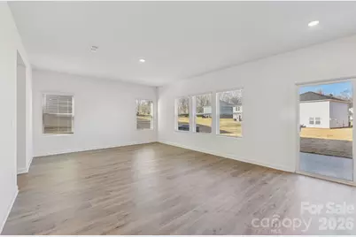 2111 Sunflower Circle, Newton, NC 28658 - Photo 9