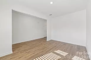 2111 Sunflower Cir, Newton, NC 28658 - Photo 7