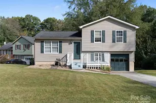 227 Bradshaw Ave, Hendersonville, NC 28792 - Photo 1