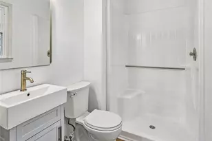 600 Touch Me not Ln, Charlotte, NC 28216 - Photo 9