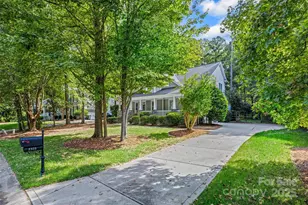 2323 Branch Hill Ln, Lake Wylie, SC 29710 - Photo 3