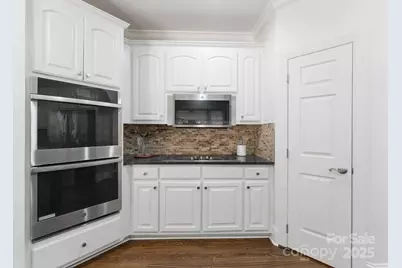 3839 Mountain Cove Drive, Charlotte, NC 28216 - Photo 13