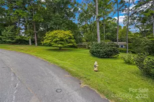 327 Livingston Dr, Charlotte, NC 28211 - Photo 9