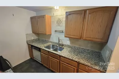 1323 Queens Road #320, Charlotte, NC 28207 - Photo 13