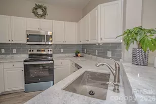 1125 Torrence Cir, Davidson, NC 28036 - Photo 11