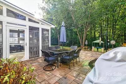 6340 Wyndham Hill Drive, Charlotte, NC 28269 - Photo 11