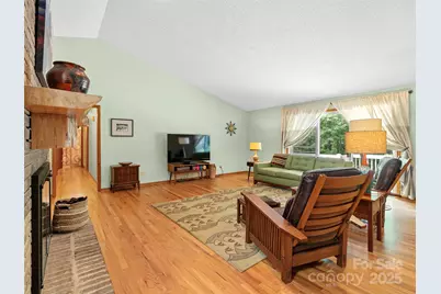 331 Thomas Road, Hendersonville, NC 28739 - Photo 15