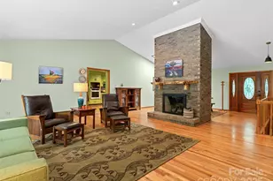 331 Thomas Rd, Hendersonville, NC 28739 - Photo 11