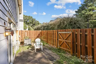 3649 Huyton Court, Charlotte, NC 28215 - Photo 3