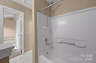 3649 Huyton Ct, Charlotte, NC 28215 - Photo 13