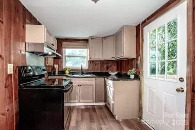 809 N Mulberry Street, Statesville, NC 28677 - Photo 3