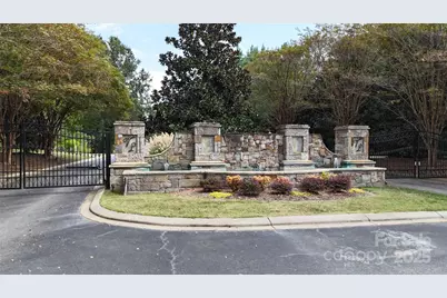 8335 Victoria Lake Drive, Waxhaw, NC 28173 - Photo 3