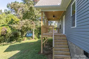 213 Calhoun St, Hendersonville, NC 28739 - Photo 7