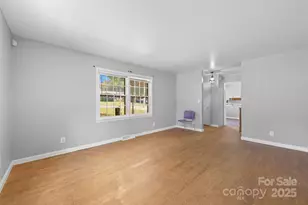 2925 Crescent Ln, Gastonia, NC 28052 - Photo 5
