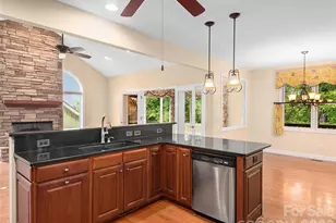 54 Deep Valley Ln, Hendersonville, NC 28791 - Photo 9