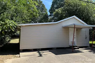 1027 College Ave Ext, Rock Hill, SC 29732 - Photo 5