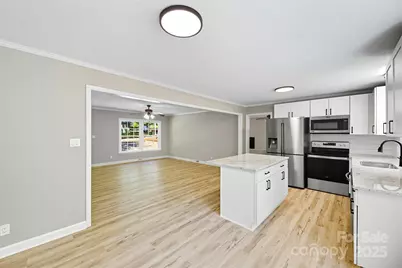 2225 W 7th Avenue, Gastonia, NC 28052 - Photo 7