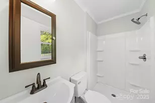 2225 W 7th Ave, Gastonia, NC 28052 - Photo 9