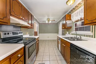 2300 Oakstone Cir, Gastonia, NC 28052 - Photo 9