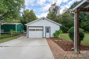 745 Carolyn Dr SE, Concord, NC 28025 - Photo 39