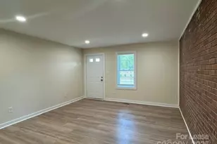 19612 Oak St, Cornelius, NC 28031 - Photo 7