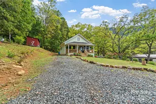 407 Terrell Dr, Bakersville, NC 28705 - Photo 5