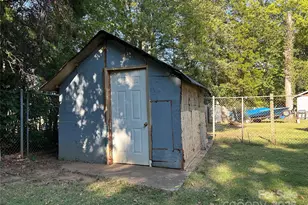 636 Sheryl Cir, Charlotte, NC 28217 - Photo 21