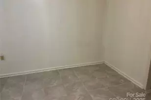 636 Sheryl Cir, Charlotte, NC 28217 - Photo 35