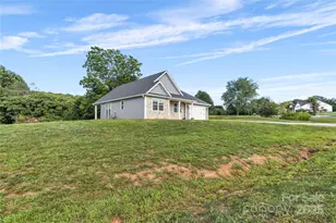 160 Tranquility Ln, Harmony, NC 28634 - Photo 3