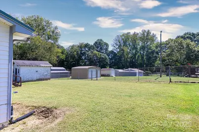 408 E Catawba Avenue, Mount Holly, NC 28120 - Photo 25