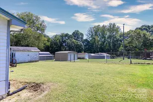 408 E Catawba Ave, Mount Holly, NC 28120 - Photo 25