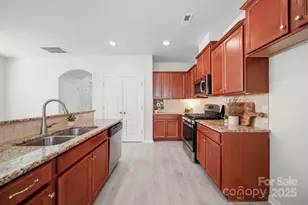 5033 Mockernut Ln, Fort Mill, SC 29707 - Photo 7