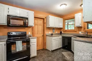 70 Double Back Ln, Mars Hill, NC 28754 - Photo 11