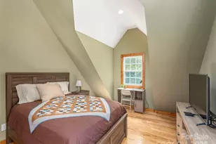 27 Little Roundtop Rd, Clyde, NC 28721 - Photo 23