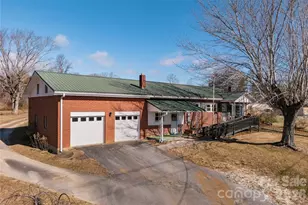 22 Madrid Ln, Hendersonville, NC 28792 - Photo 3