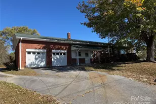 22 Madrid Ln, Hendersonville, NC 28792 - Photo 3