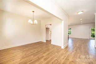 2115 6th St NW, Hickory, NC 28601 - Photo 7