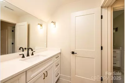 2115 6th Street NW, Hickory, NC 28601 - Photo 43