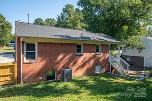 315 E 4th Ave, Gastonia, NC 28054 - Photo 9