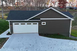 33 Gracie Rose St, Clyde, NC 28721 - Photo 3