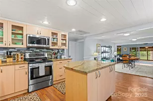 3733 Fox Valley Rd, Charlotte, NC 28278 - Photo 11