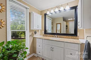 3733 Fox Valley Rd, Charlotte, NC 28278 - Photo 19