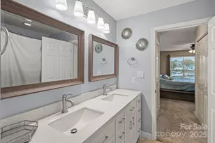 18673 Vineyard Point Ln, Cornelius, NC 28031 - Photo 19