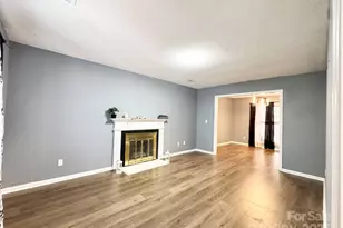 1634 Pamela Lorraine Dr, Charlotte, NC 28213 - Photo 3