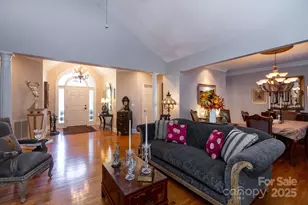 8731 Oakthorpe Dr, Charlotte, NC 28277 - Photo 7