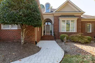 8731 Oakthorpe Dr, Charlotte, NC 28277 - Photo 3