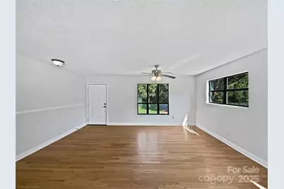 215 J Robinson Parkway, Kings Mountain, NC 28086 - Photo 3